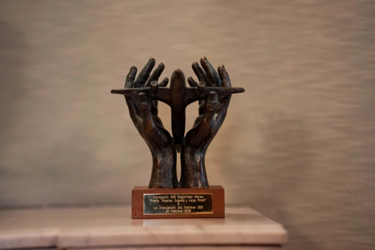 Galardón entregado en el acto del segundo premio FaSA20.