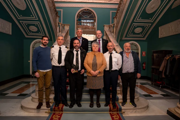 Galardonados junto a los patronos de la fundación en el acto de entrega del segundo premio FaSA20.