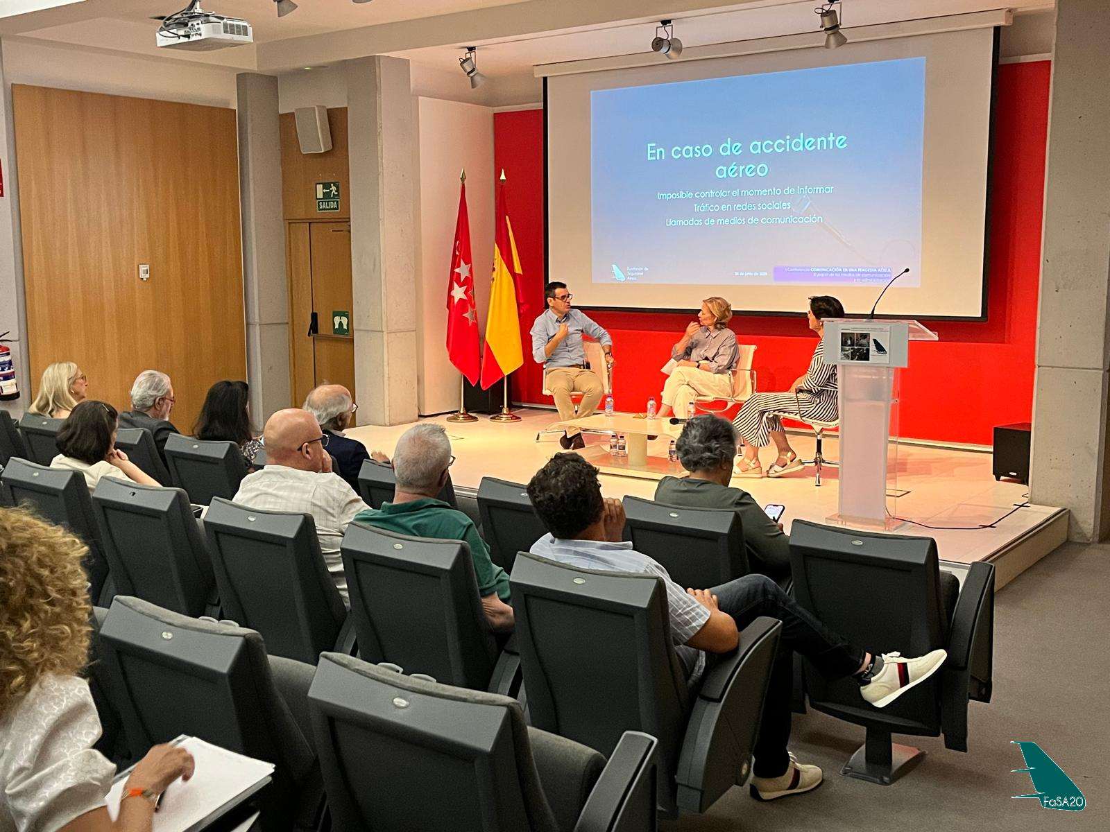De izq. a dcha:  Javier Ayuso, Pilar Cernuda y Rita Domínguez. De izq. a dcha:  Javier Ayuso, Pilar Cernuda y Rita Domínguez.